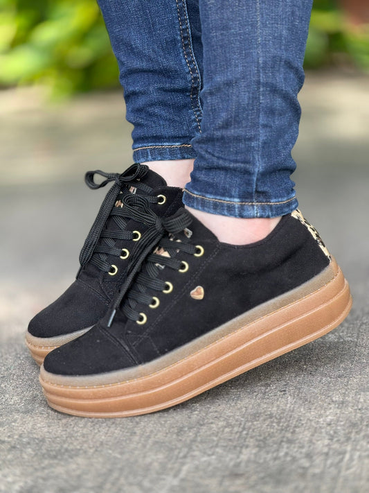 gid://shopify/MediaImage/24532742602846